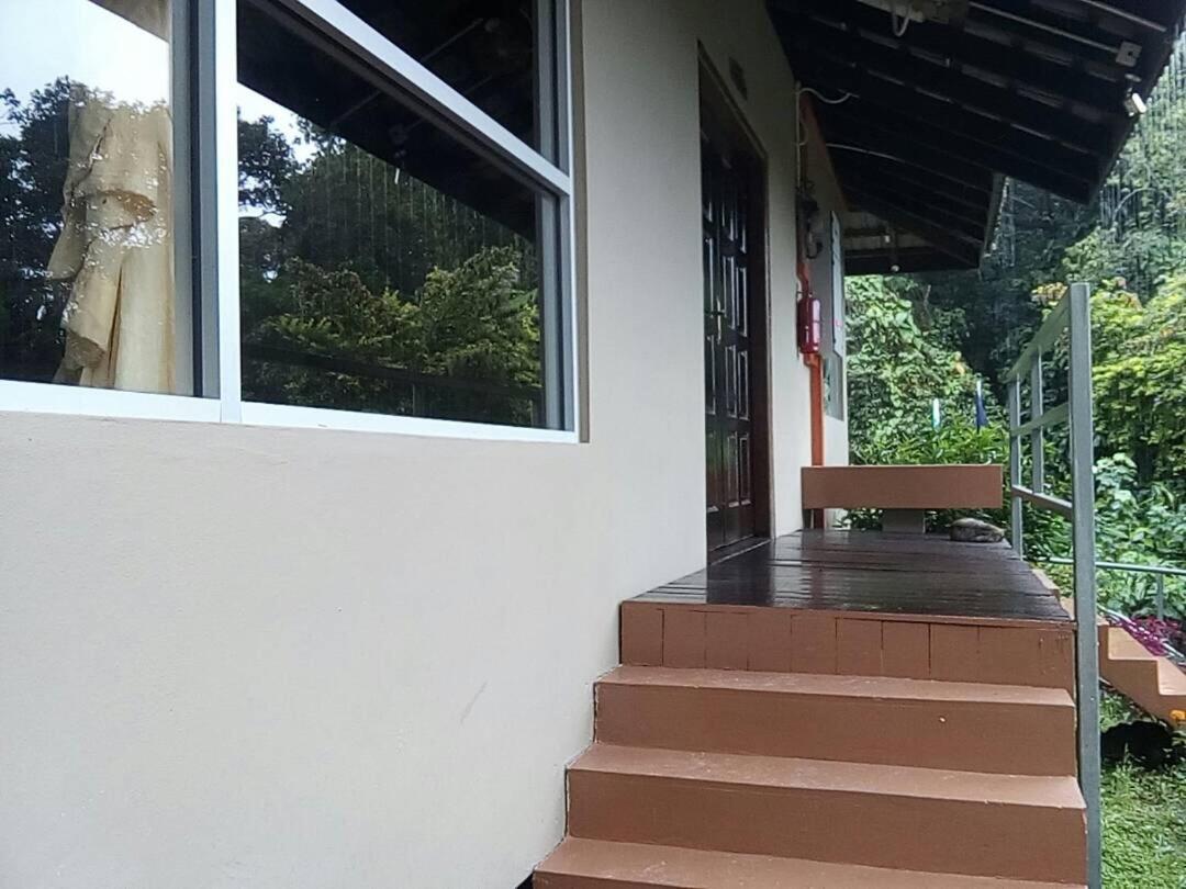 J Residence Kampong Kundassan Værelse billede